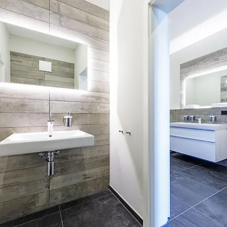 Traumhafte Wellenmeer, Wellness Trifft Auf Historische Seefahrtschule Apartment *